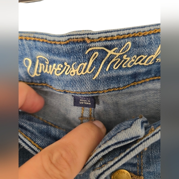 Universal Thread Blue Jean Shorts Size 12 - Picture 4 of 5